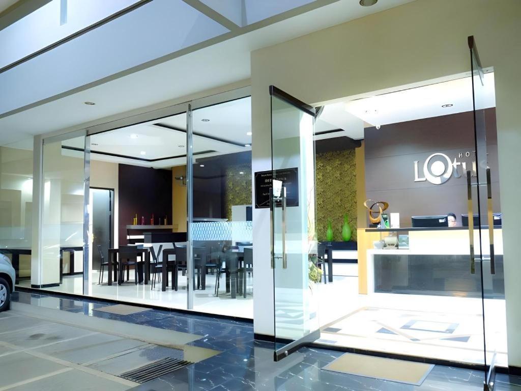 Lotus Hotel Subang Exterior foto