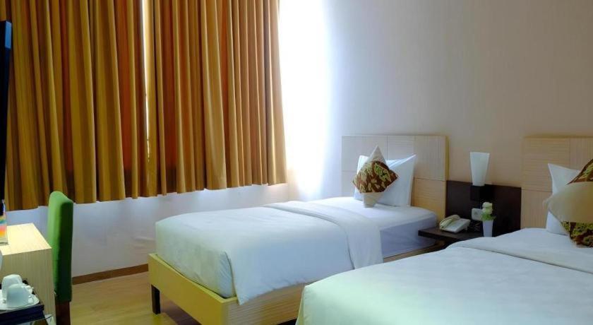 Lotus Hotel Subang Exterior foto
